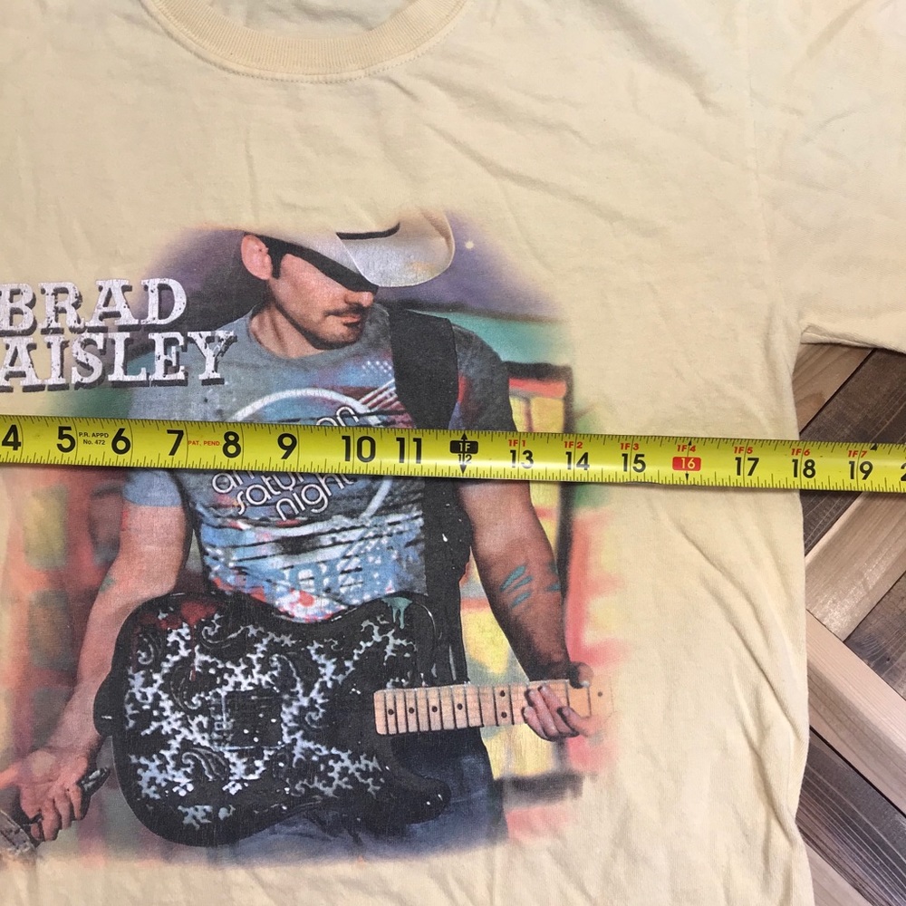 Brad Paisley 'American Saturday Night' Concert Tee - Picture 5 of 6
